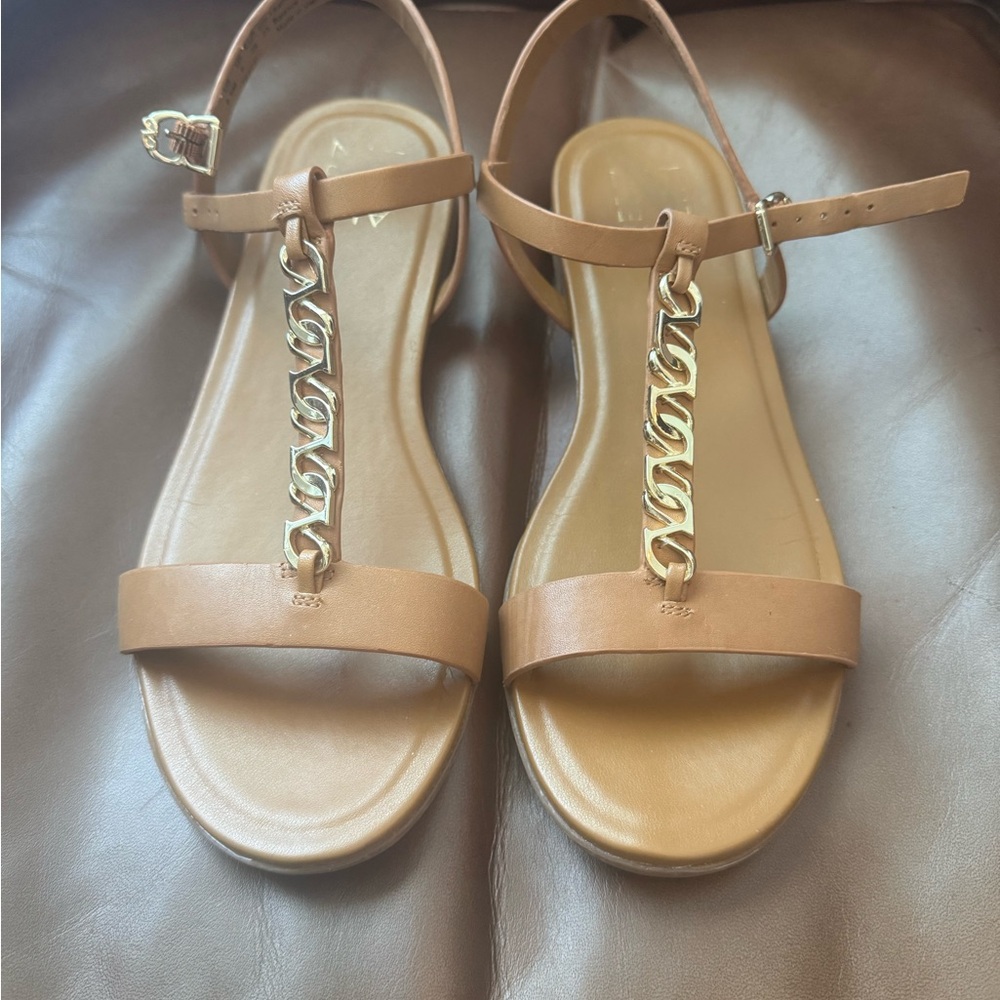 Naturalizer Tan Gold Sandals with Chain Detail